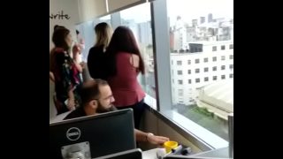 Sexo em empresa