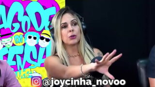 Joycinha gumiero se masturbando