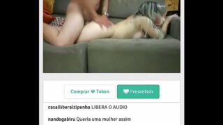 Marido e mulher se masturbando