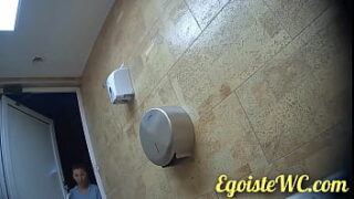 Girls toilet bowlto diarrhea poop