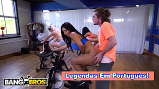 Bangbros legendado em português dentro do banheiro