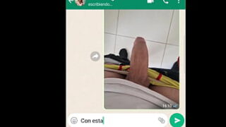 Depiladora brasileira batendo punheta